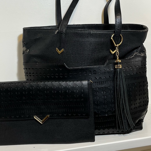 Black shoulder bag with cute tassel and slim marching clutch - Picture 2 of 4